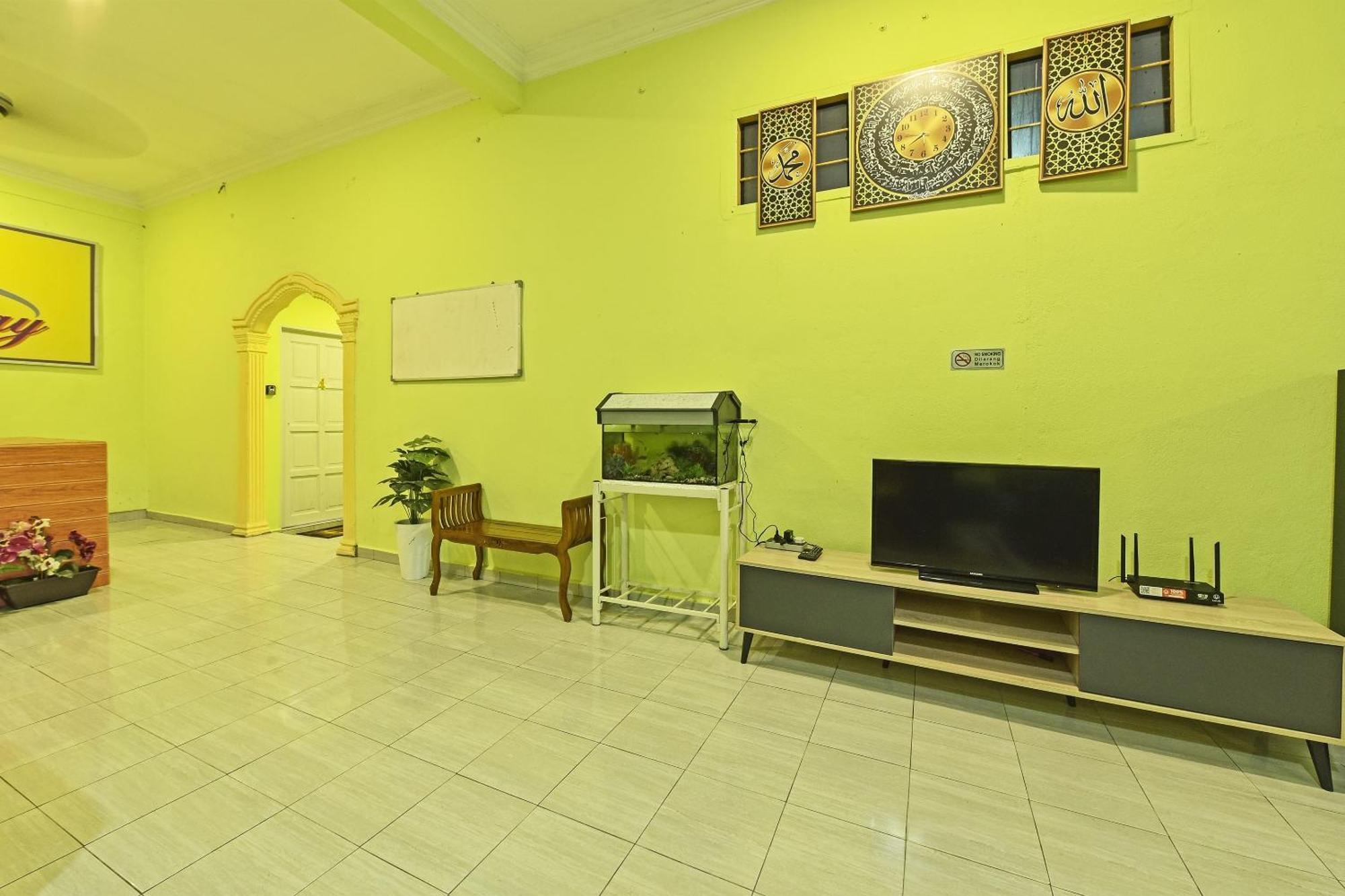 Oyo 90551 Zn Mix Homestay & Roomstay Kampung Raja 외부 사진